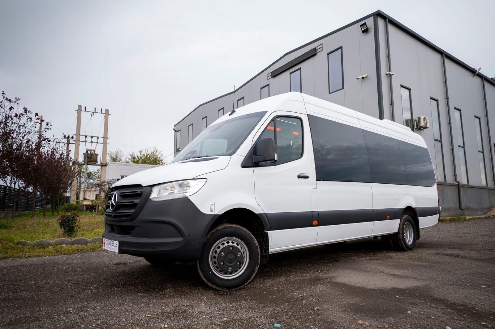 Mercedes-Benz Sprinter white — exterior